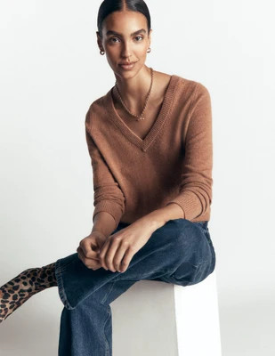 Boden Women's Elsie Cashmere V Neck Jumper in Brown | Size XL | Boden UK