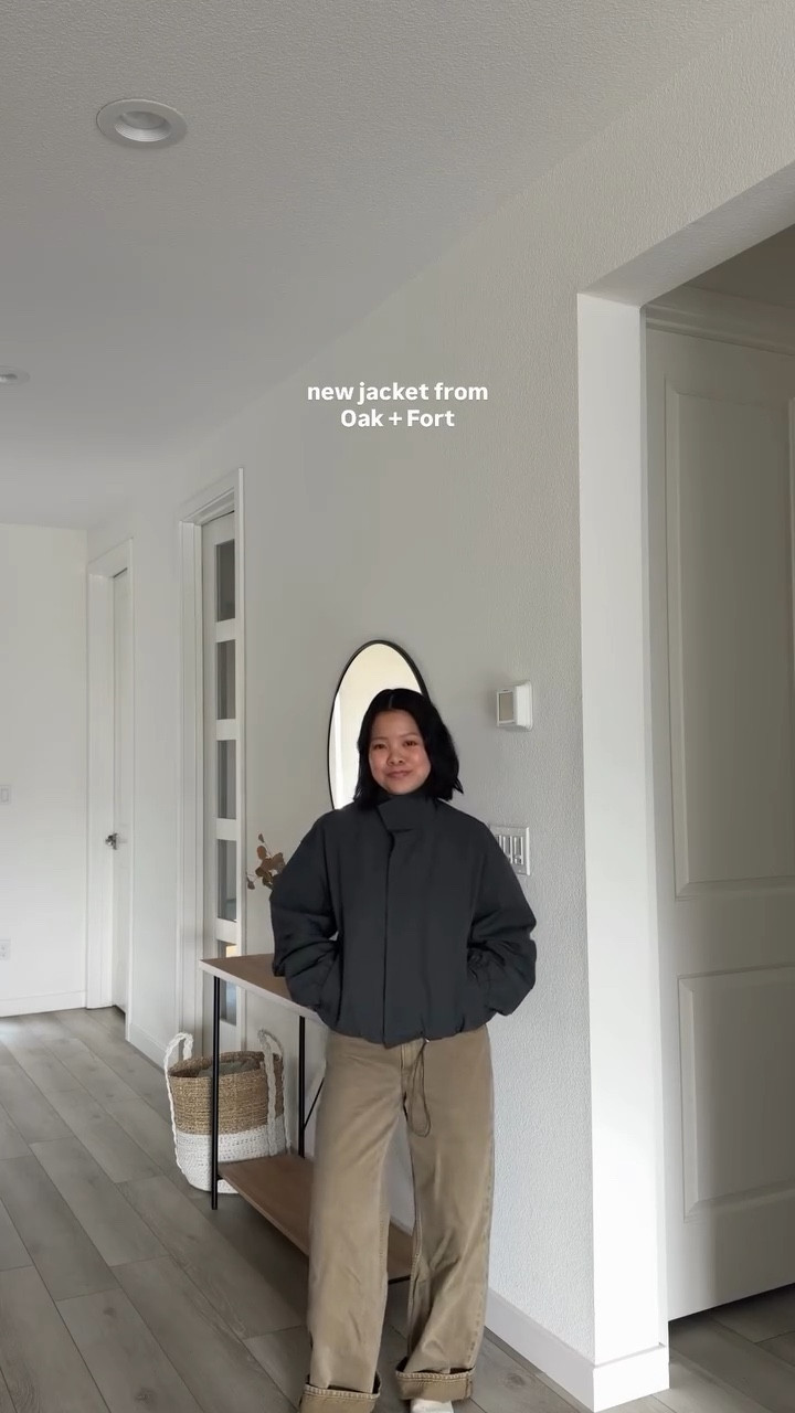 the new it girl jacket from @oakandfort 🖤
-
Wearing size S




#LTKootd #LTKSeasonal #LTKPetite