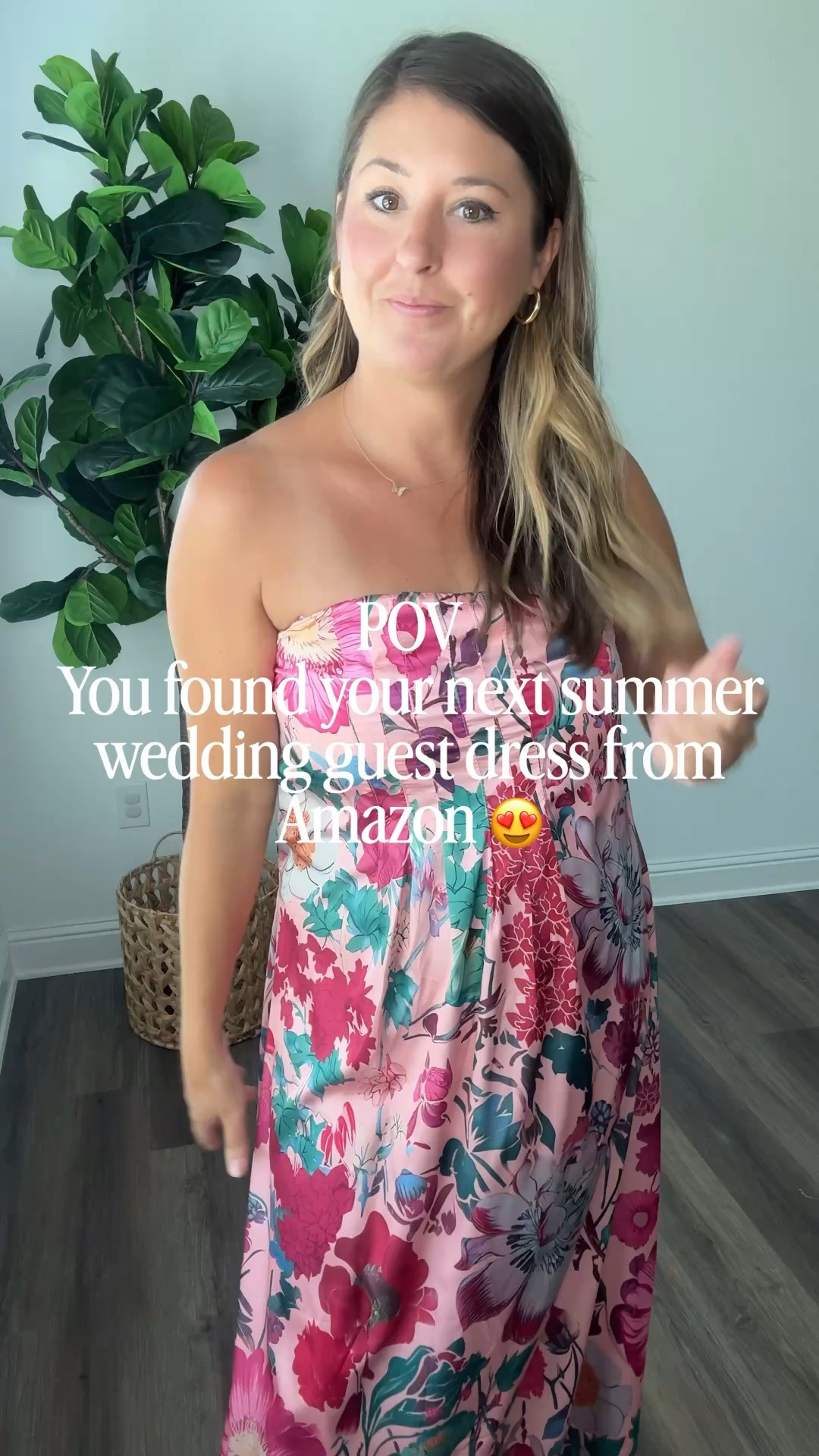 Summer event dress, floral dress, wedding guest dress 

Wearing medium