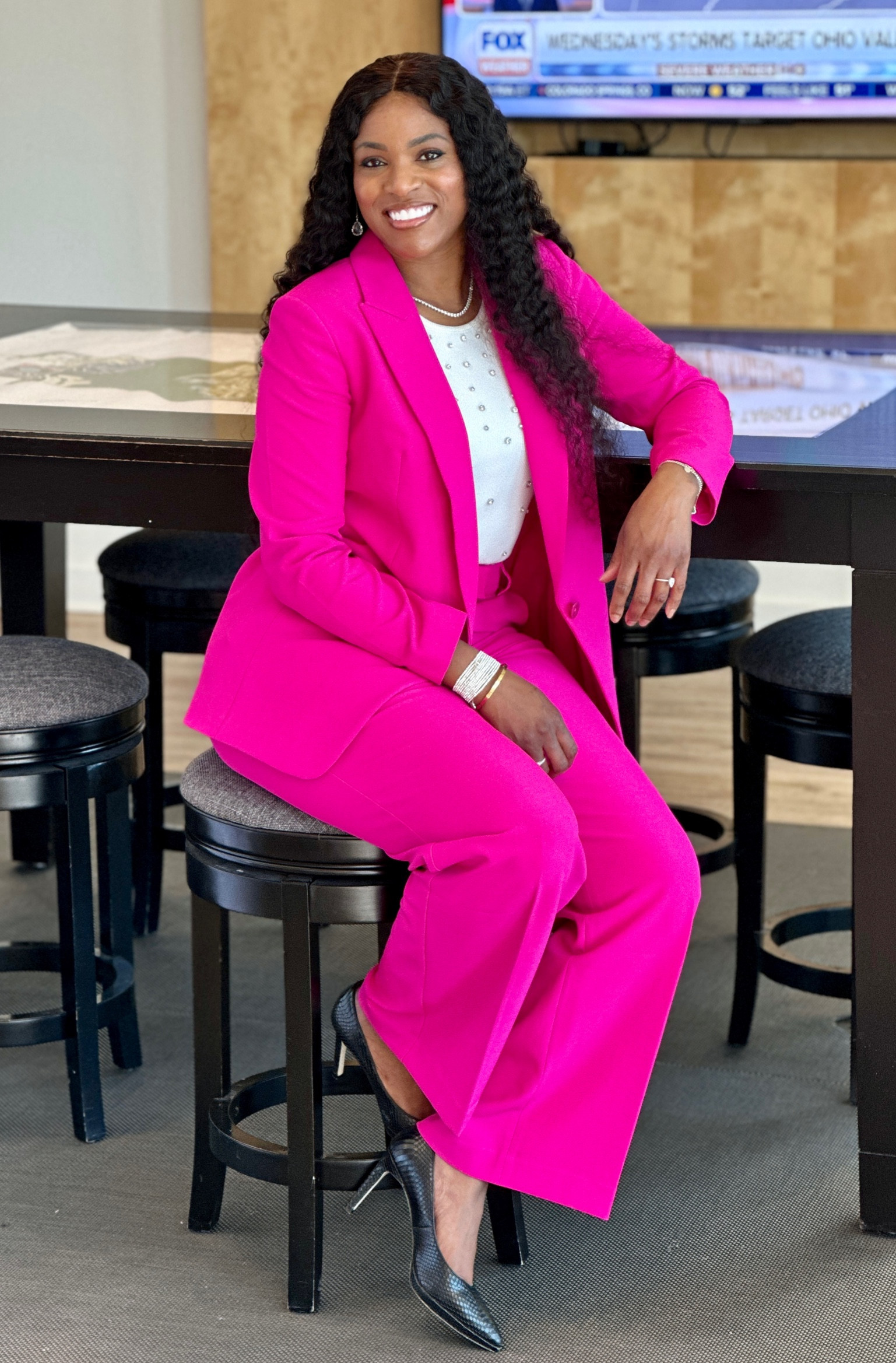 Suit and pumps kind of day! 
Get this look!!! Comes in different colors. 
Size 8
#midsize 

#LTKstyletip #LTKmidsize #LTKover40