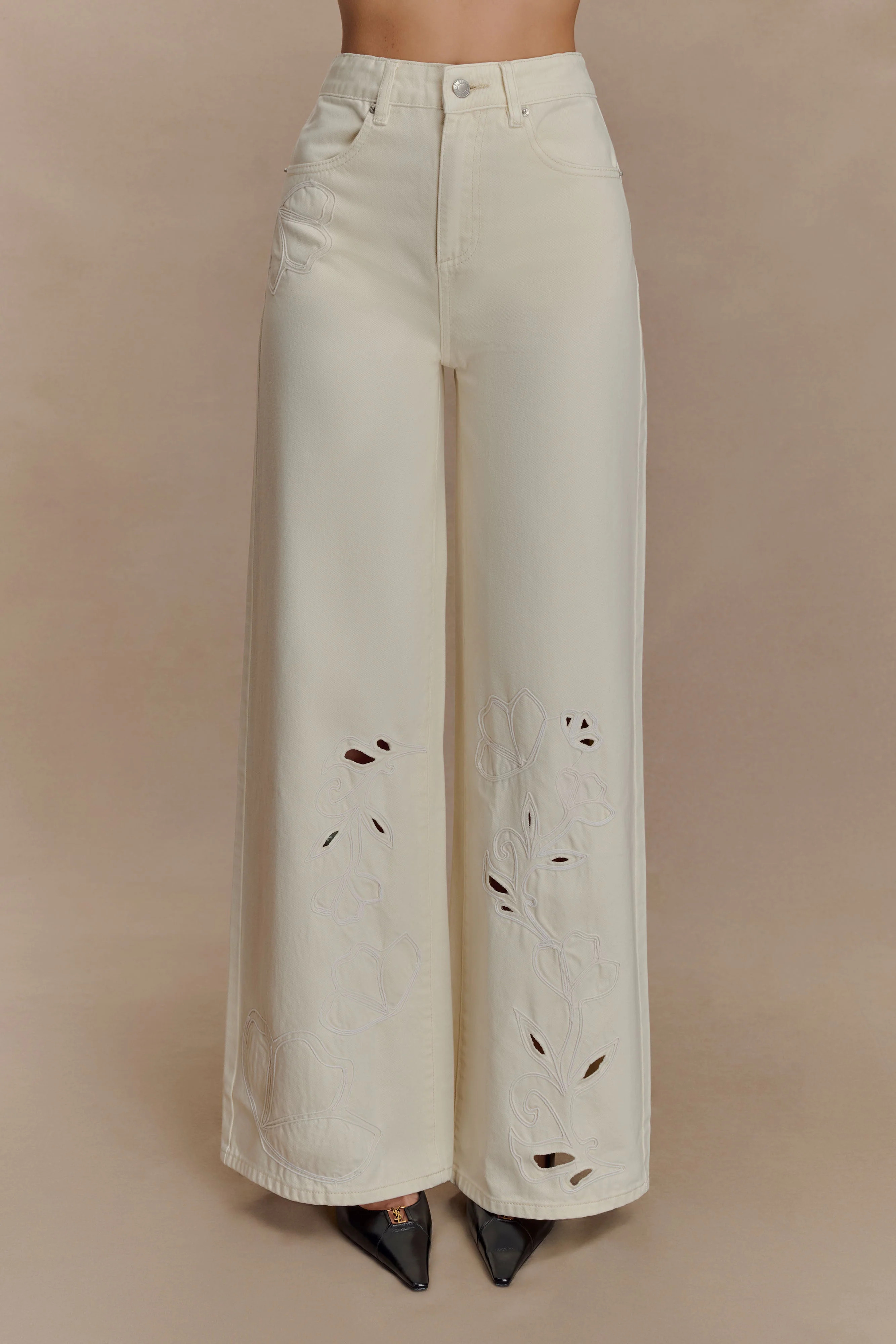 Carmella Embroided Straight Leg Jeans - Ecru | MESHKI US