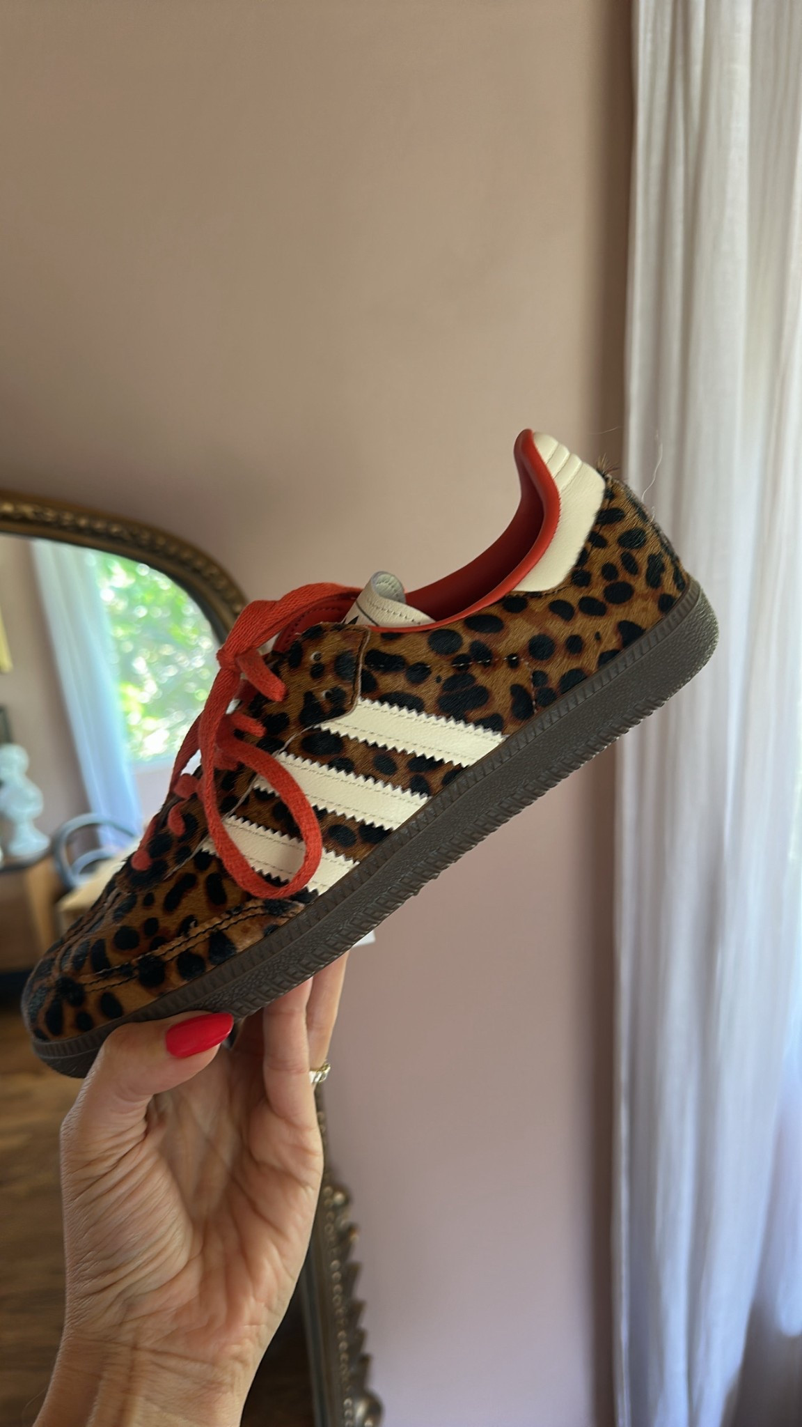 The perfect leopard sneakers! 