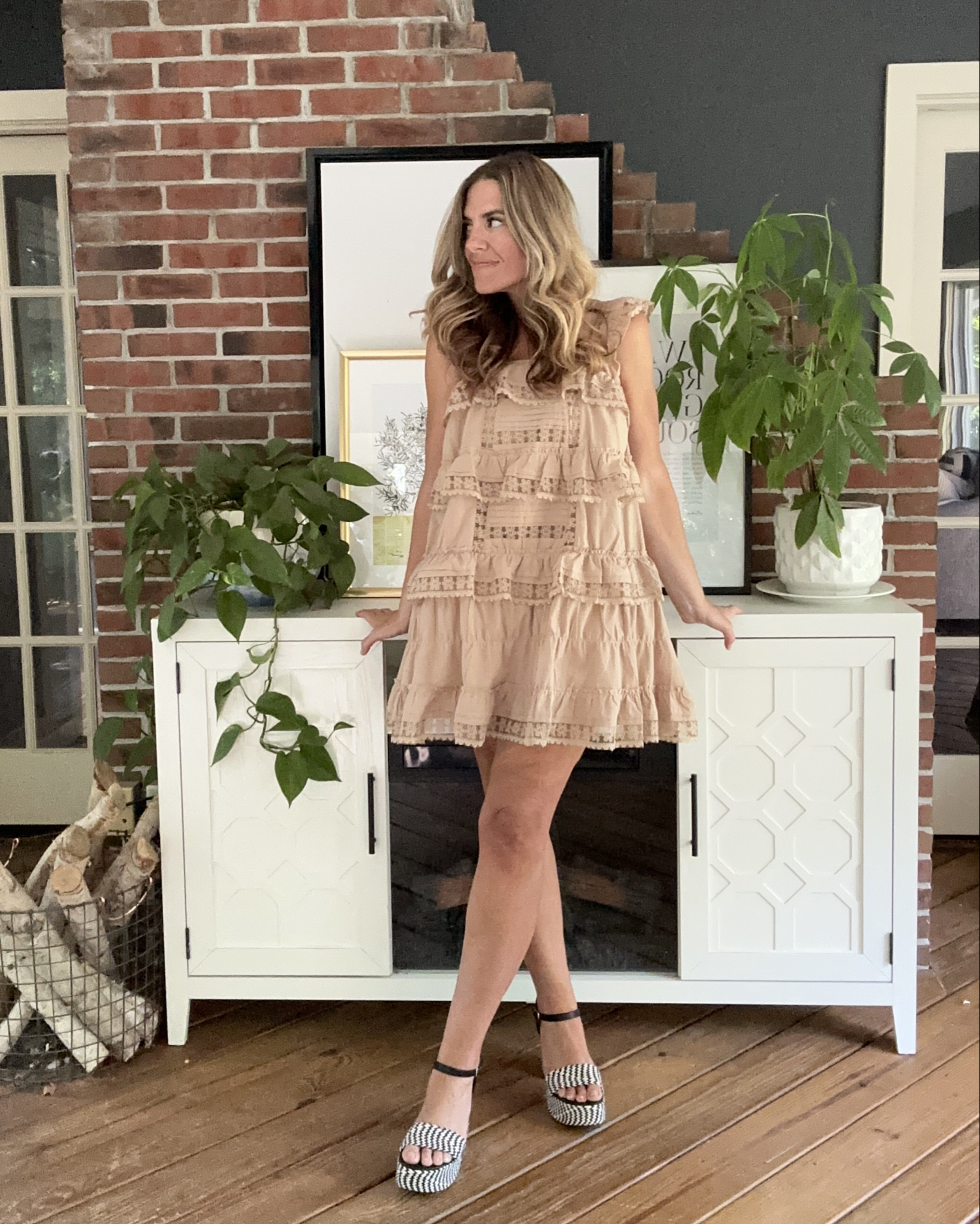 The world's cutest boho romper. YES ROMPER. It's perfect for summer into fall, and easy to dress up or switch it up for a casual night out. 

I could have easily sized down in this, but I do like how loose and flowy it is! 


#LTKSeasonal #LTKStyleTip #LTKFindsUnder50
