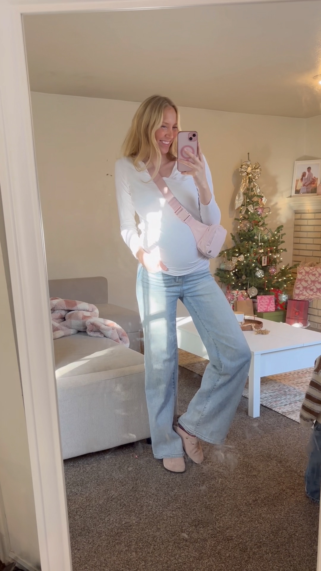 Mom Outfit !! I have been loving Old Navy for maternity tops… & as always Pink Blush Maternity for jeans! 🩷

#LTKStyleTip #LTKBaby #LTKBump