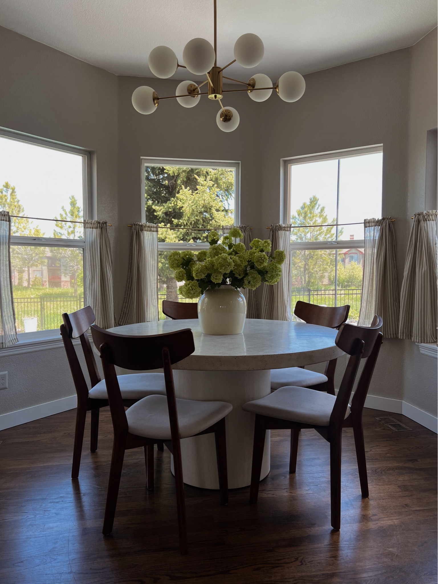 My current decor for my breakfast nook 💕

#LTKFindsUnder50 #LTKHome #LTKStyleTip