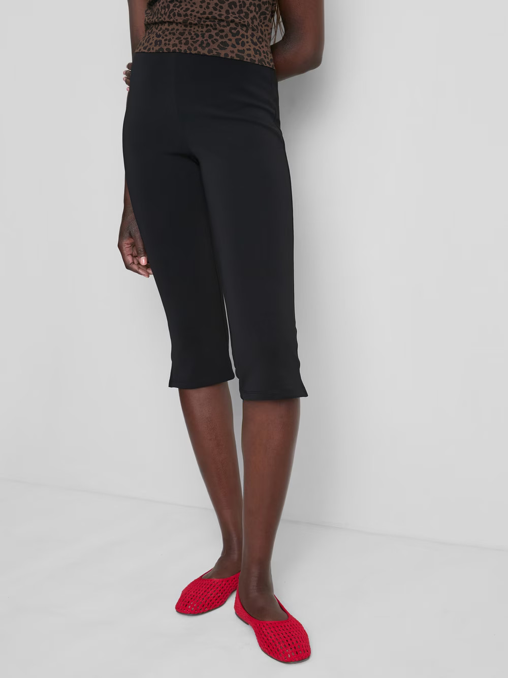 Mid-Rise Capri Trousers | Primark UK