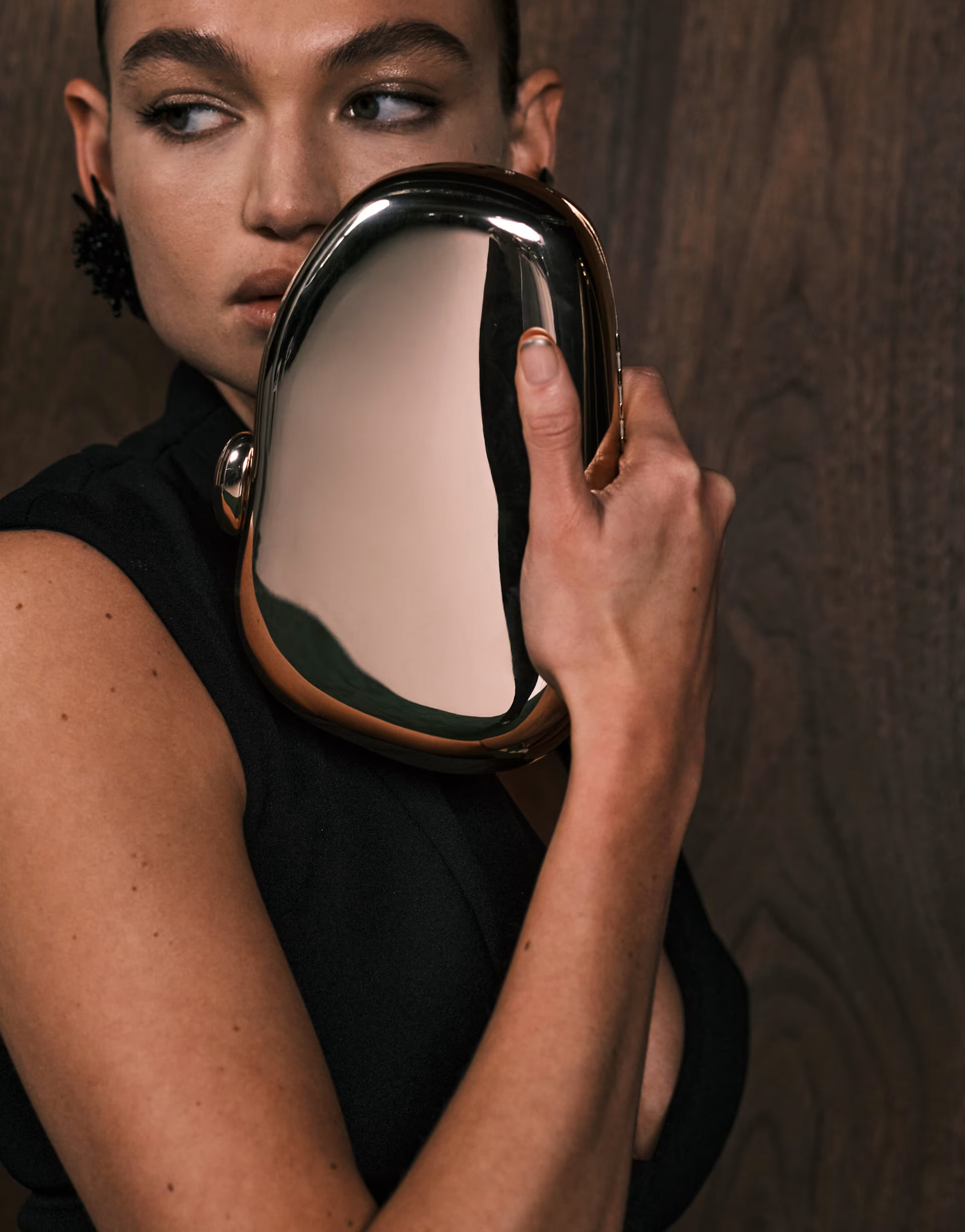 ASOS DESIGN abstract hardbox clutch bag with cross body strap in gold | ASOS | ASOS (Global)