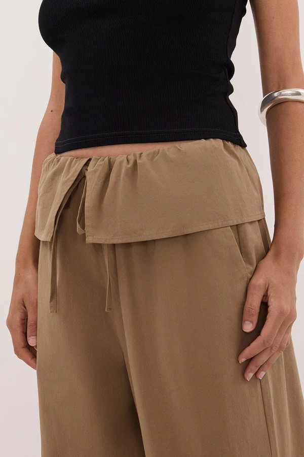 BENTLEE CARAMEL COTTON FISHERMAN PANT | DISSH