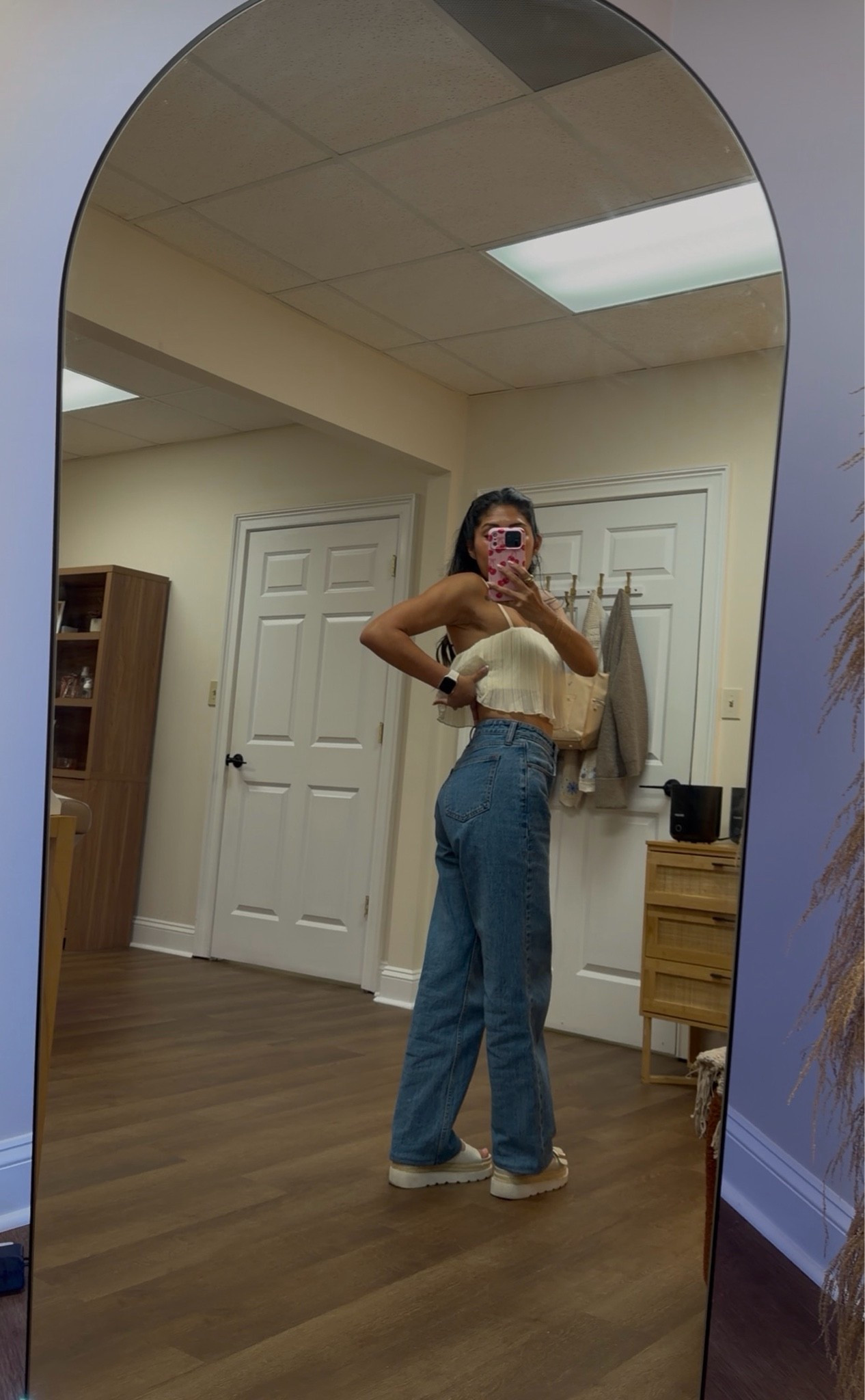 If you hate that annoying waist gap in your jeans, these Abercrombie & Fitch Curve Love jeans are ITTT 😭👏🏽 They snatch so good and they’re currently 20% off!! RUNNNN 🏃🏽‍♀️🛍️

#LTKootd #LTKmomlife #LTKSaleAlert