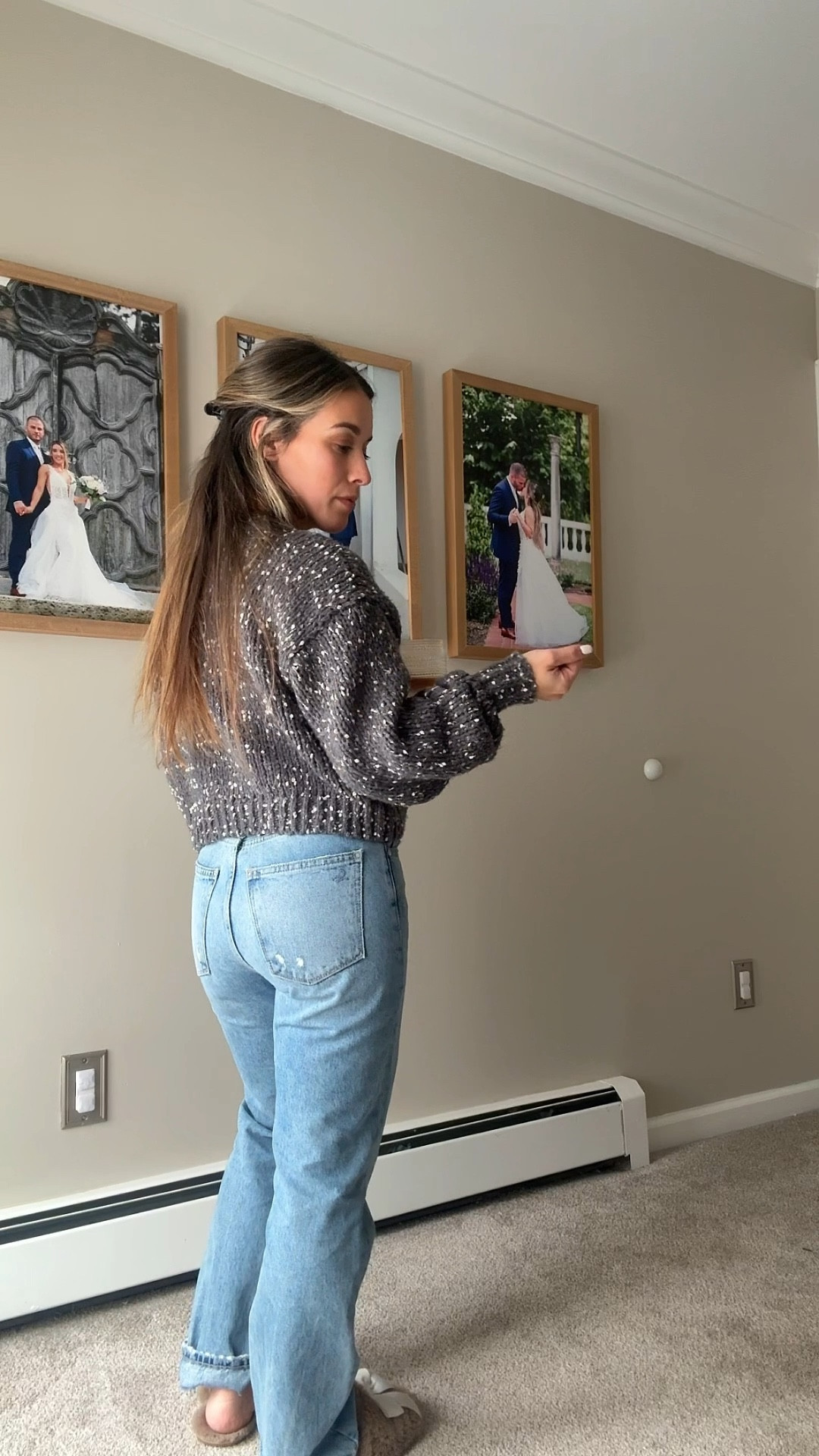 Snow storm uniform 


This sweater I kept reaching for all snowstorm long. Cozy and soft, this cardigan is one of my favorites, paired with a simple pair of jeans and a comfortable top underneath, this weekend I lived in slippers and pour a hot cup of coffee and watched the snow fall all weekend long 🤍

#cleangirlaesthetic #sweaterweather
#cozy
#winterfashion

#LTKSeasonal #LTKgrwm #LTKootd