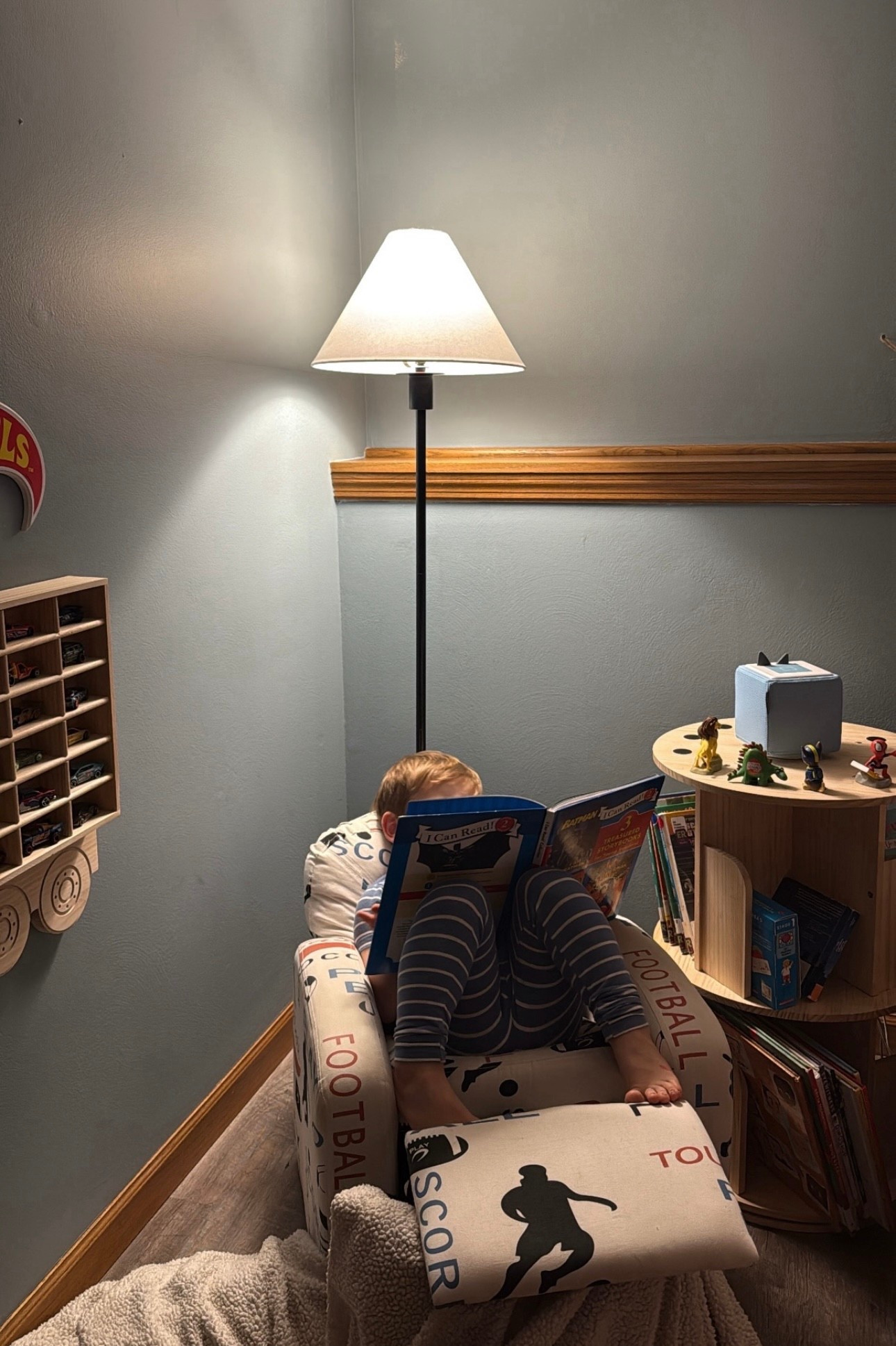 Bedside table for kids room! 