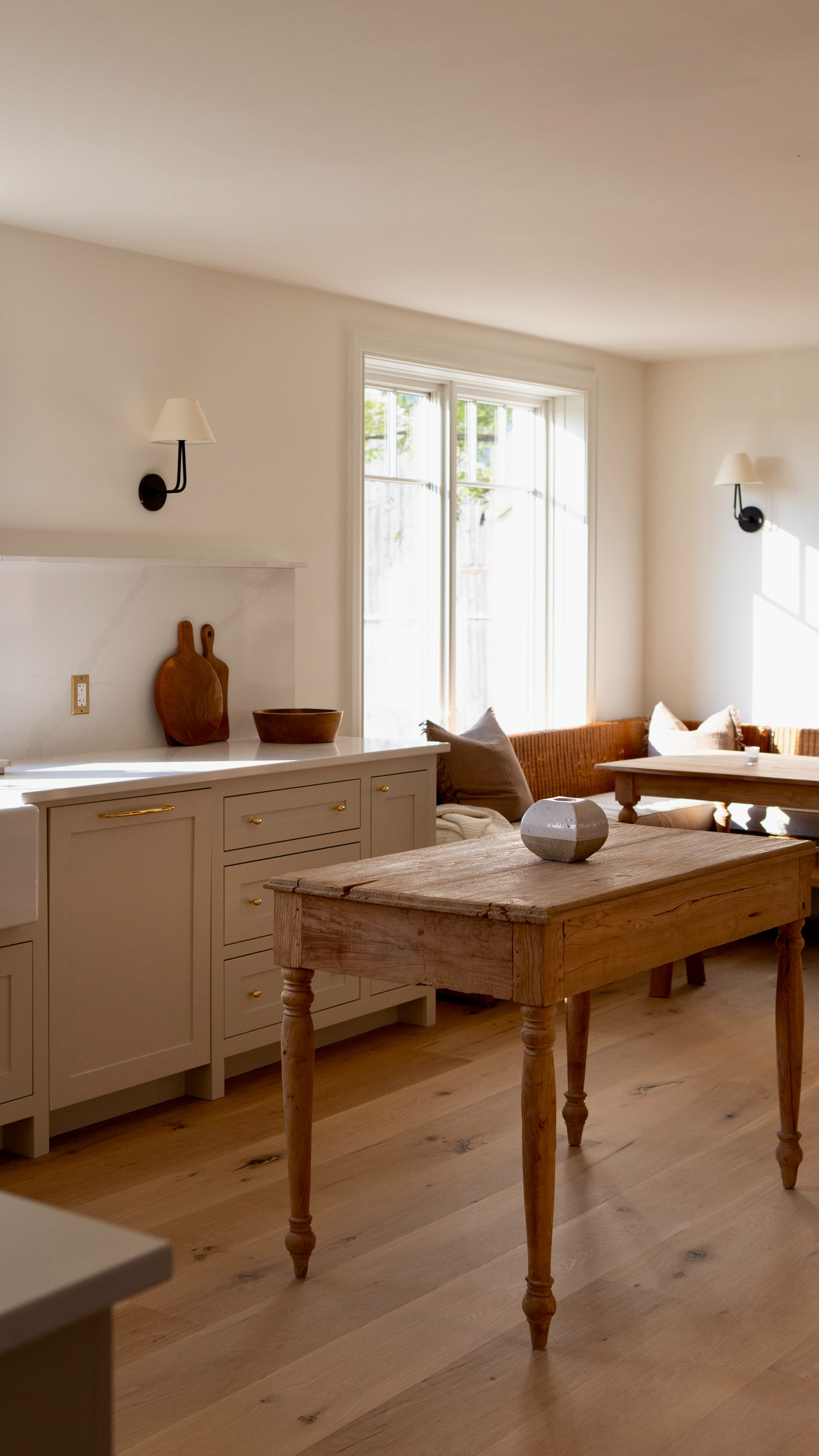 Brass hardware on the Casa kitchen cabinets are chefs kiss beautiful. We went with unlacquered brass. Love.  

 