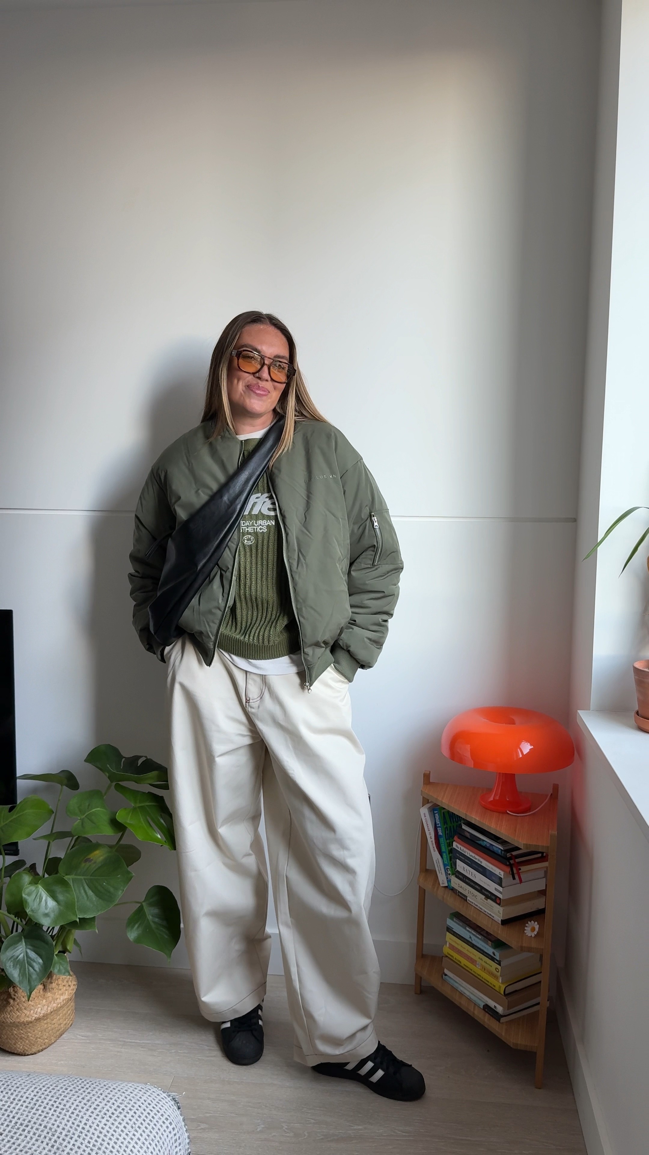 Olive tones in Scuffers 🫒

#pullandbear #scuffers #baggypants #tomboyfemme #tomboystyle #tomboyoutfit #bomberjacket #balloonpants #asosoutfit #adidassuperstars #crossbodybag

#LTKFashionMonth #LTKeurope #LTKuk