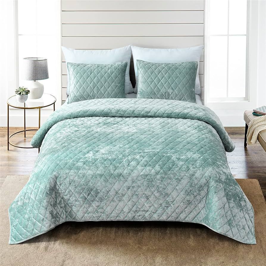 Fredsure Distressed Velvet Quilt Set, 3 Pieces Sage Green King, Distressed Velvet Face and Brushe... | Amazon (US)