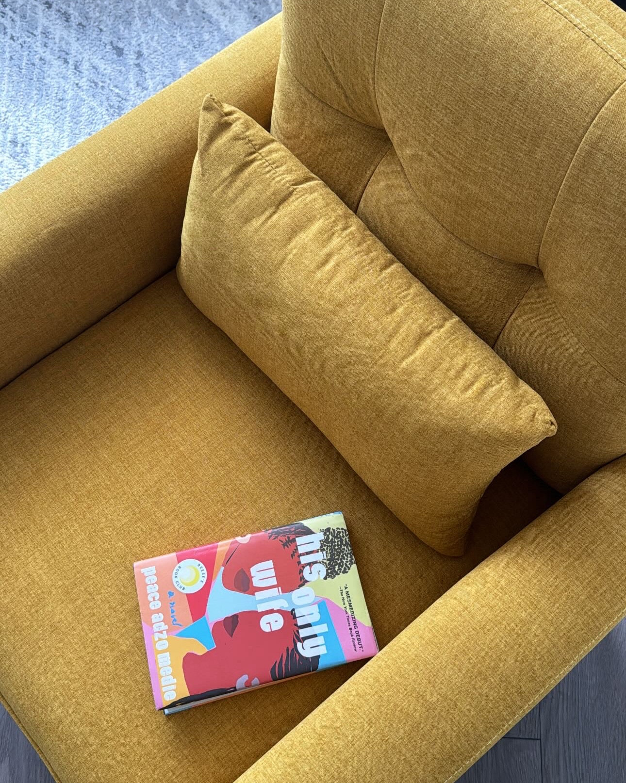 Making my new apartment my home & fell in love with my latest addition. 🧡

#home #furniture #accentchair #amazonfinds #homeanddecor #casa 

#LTKcanada #LTKsale #LTKcasa