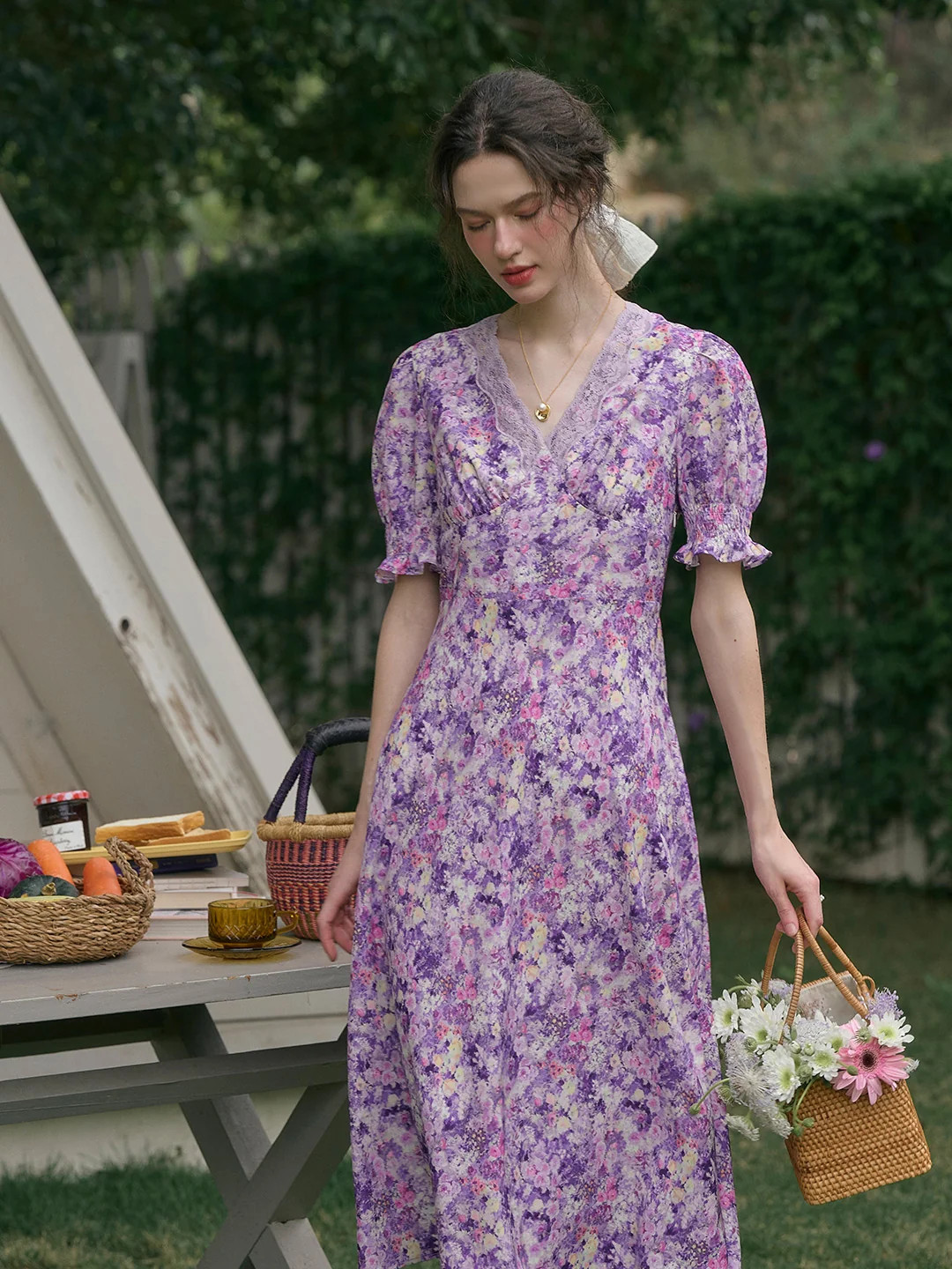 【Final Sale】Stormi Charming V-neck Lace Trimmed Floral Print Dress | SimpleRetro