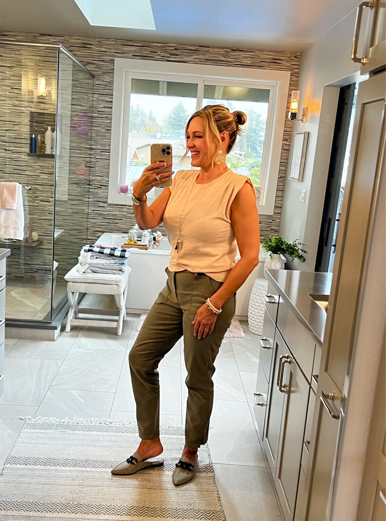 Working my way into Fall

#Evereve #ootd
Pant size 27 top medium 

#LTKworkwear #LTKbeauty #LTKSeasonal