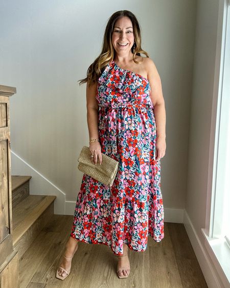 Midsize floral dress  

Fit tips: dress tts, L 

summer maxi dress  floral summer dress  wedding guest dress  summer style  the recruiter mom  midsize dress  midsize summer dress  

#LTKMidsize #LTKStyleTip #LTKSeasonal