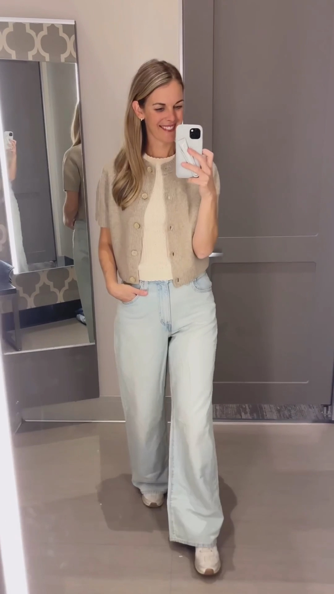 I’m a mom who refuses to choose between style and comfort… and these Levi’s cinch waist jeans from Target are a win 🤍

That adjustable waist = the perfect fit without sacrificing comfort (you know how rare that is 🙃). Structured enough to feel put together, but still easy for everyday wear.

An effortless upgrade from your usual denim ✨

Tap to shop these jeans + everything I paired with them 🤍

#LTKootd #LTKSeasonal #LTKSaleAlert