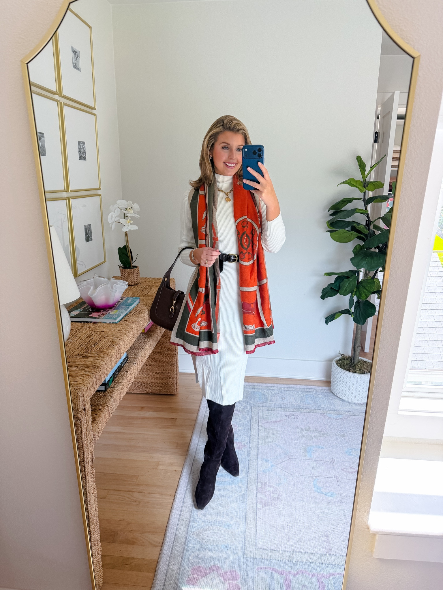 Fall outfit idea for Thanksgiving, family photos, church, or date night! Wearing a S in dresss