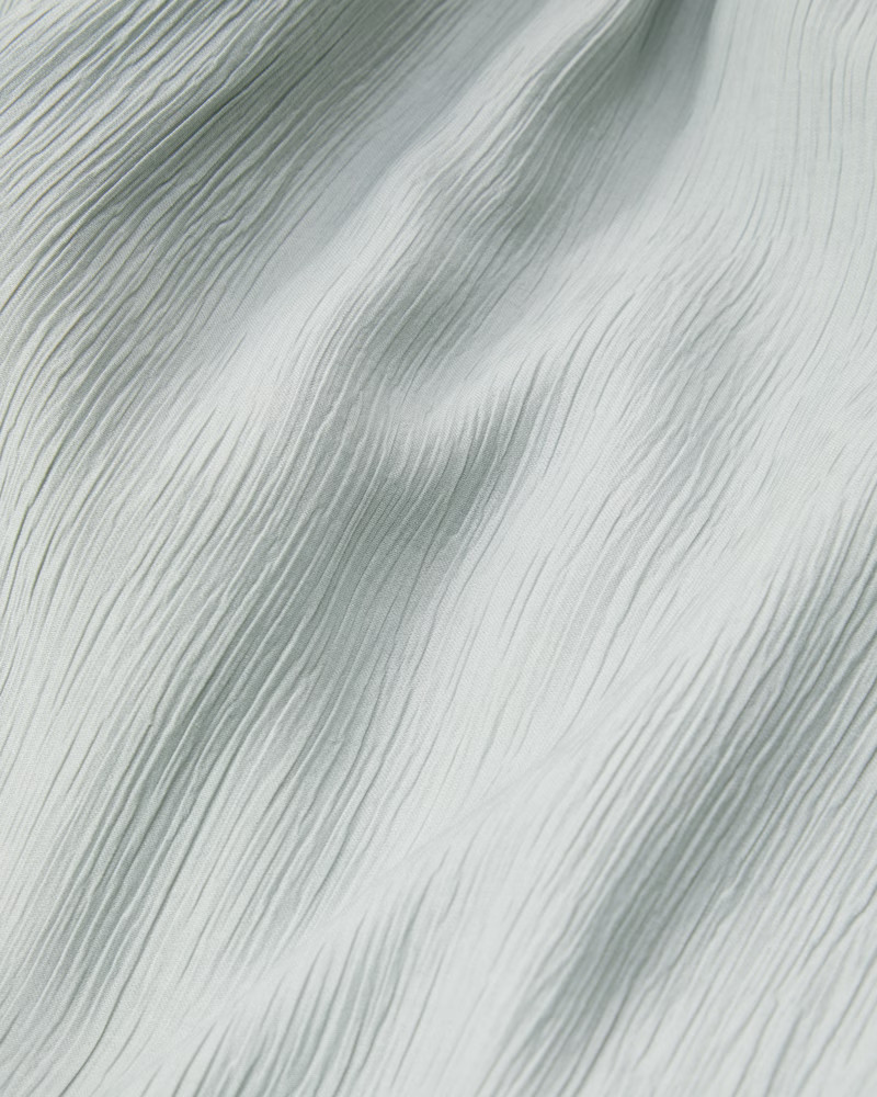 Crinkle Textured Pull-On Wide Leg Pant | Abercrombie & Fitch (US)