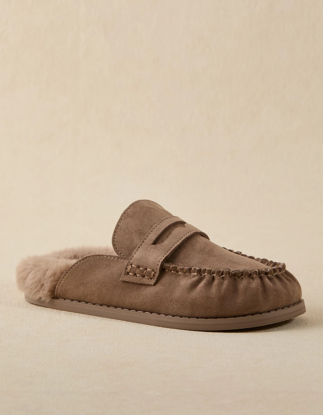 AE Cozy Loafer Clog | American Eagle Outfitters (US & CA)