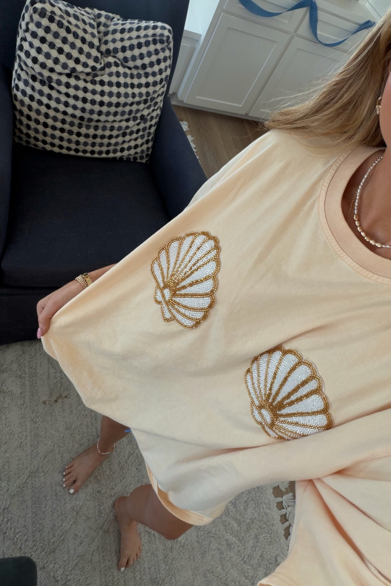 wearing xs runs very oversized!