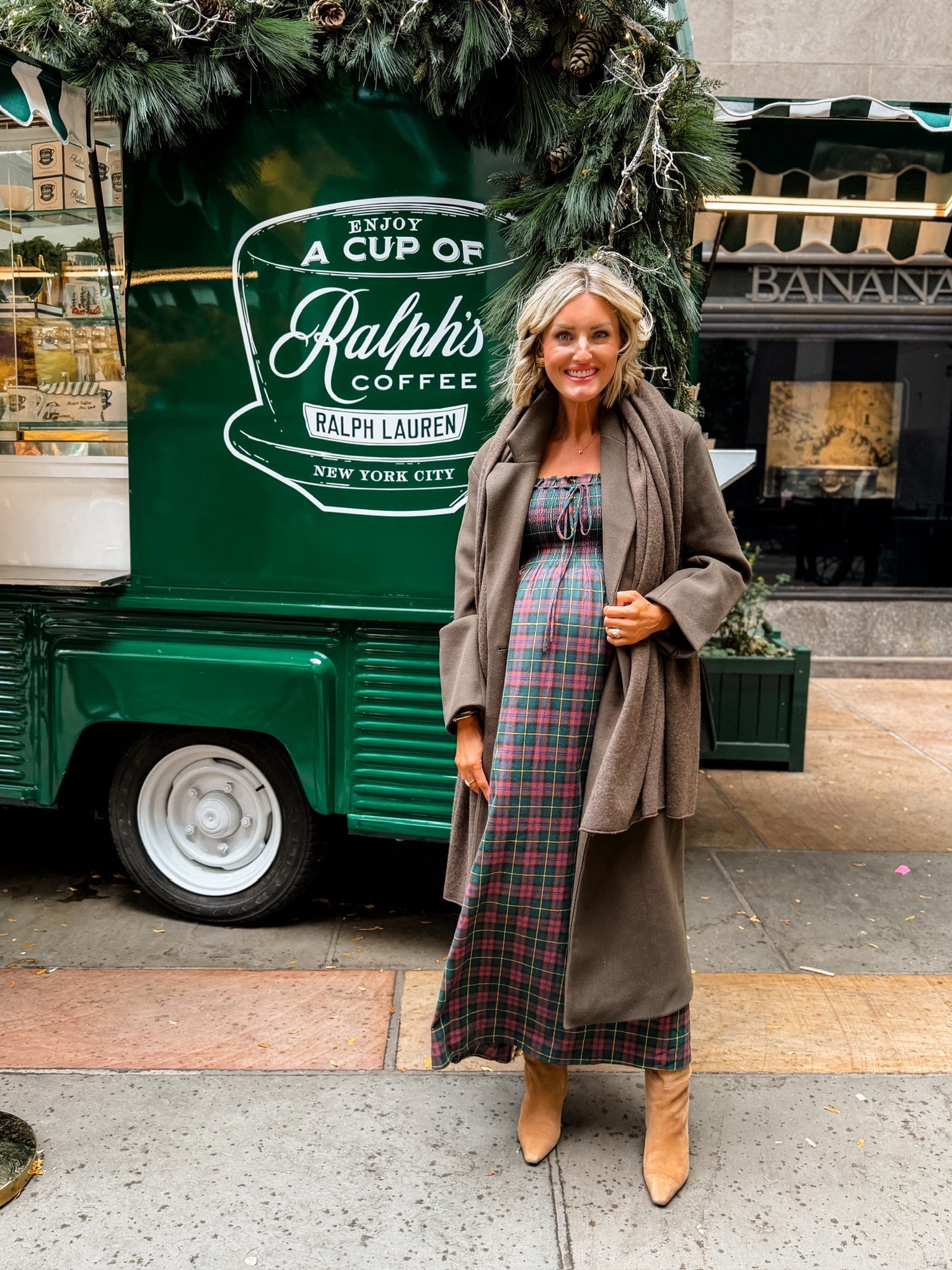 The prettiest holiday dress! I sized up to a small for the bump - it is a great dress for Christmas photos too! 

Loverly Grey, holiday dress, Hill House dress

#LTKootd #LTKSeasonal #LTKHoliday