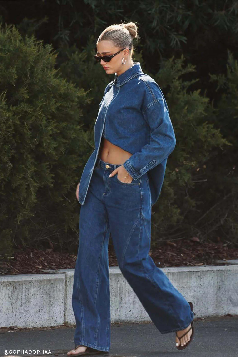 Mid Rise Paneled Denim Jeans - Dark Blue | MESHKI US