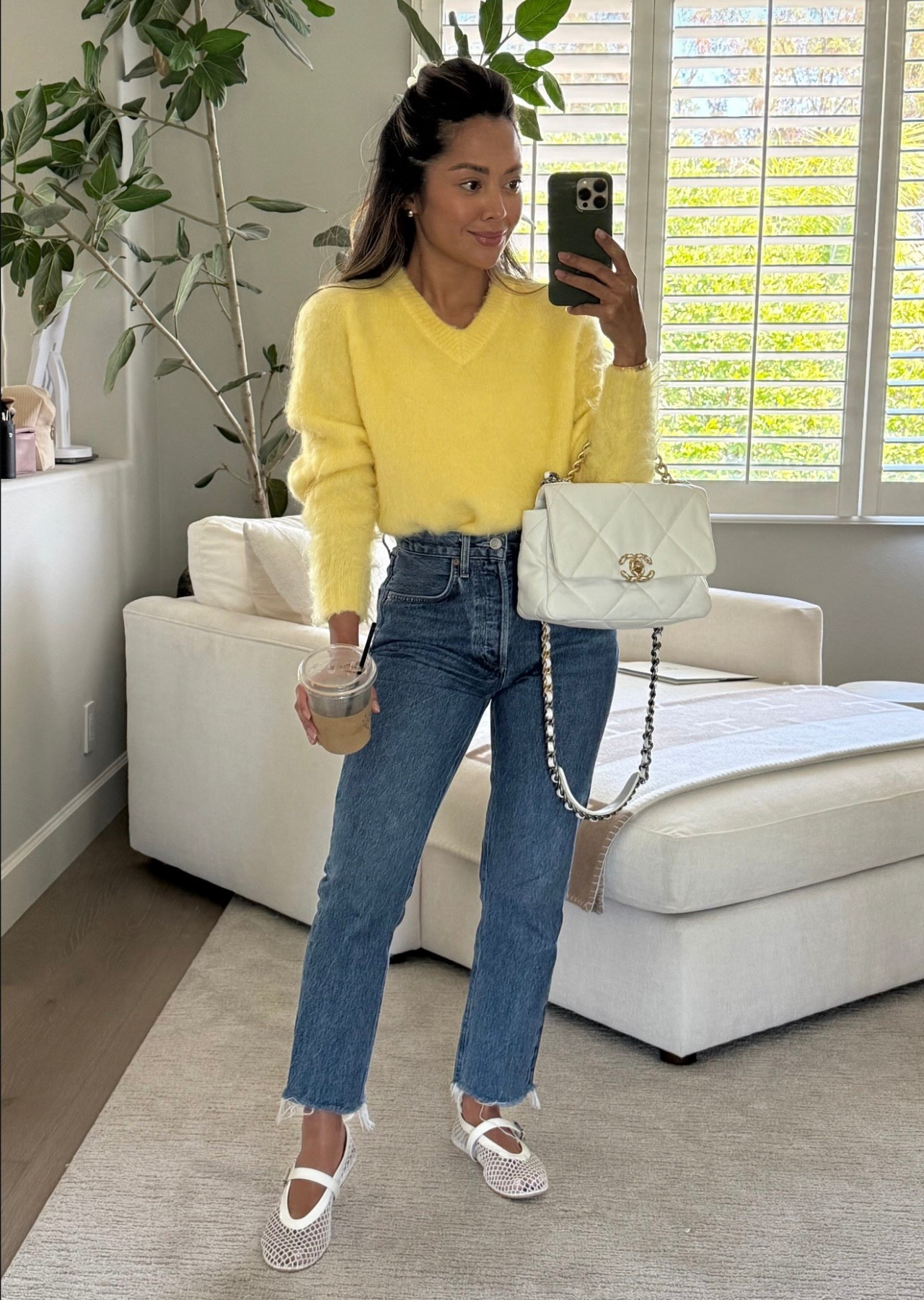 Casual chic spring outfit
Sweater - XS
Jeans (no longer available in this color, linked same style) - 24



Spring style, jeans and a sweater, transitional spring look

#LTKxMadewell #LTKFindsUnder100 #LTKStyleTip