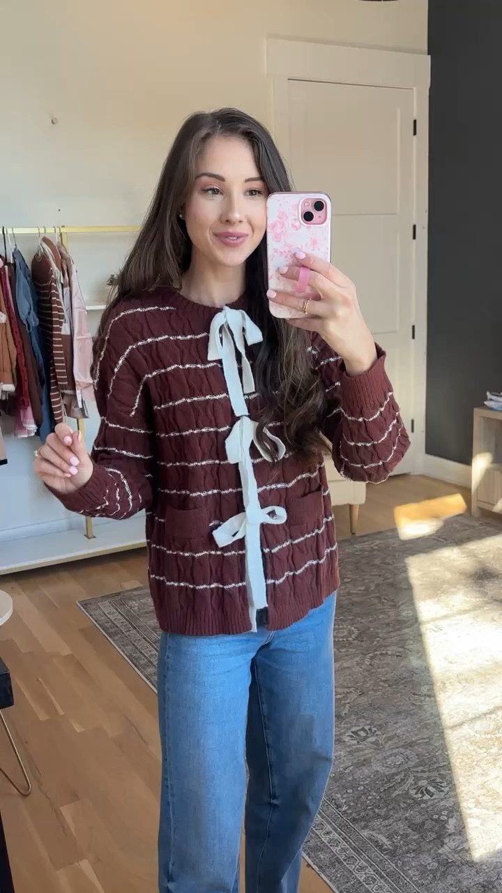 Cardigan with bow ties! 🤎🎀

long sleeve, open front, sweater, striped, front tie