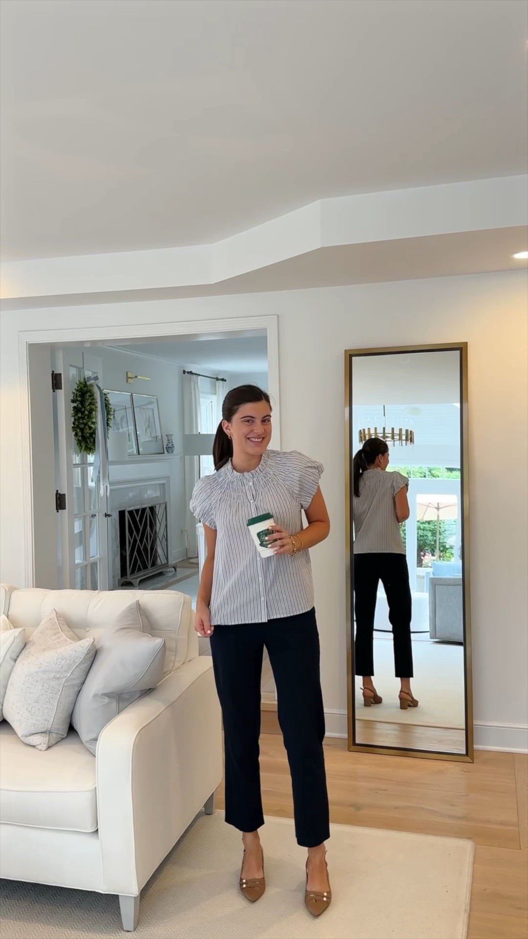 Another week of work looks from Elizabeth! A few of the items are from Zara, like the first outfits shoes & top! And the linen oversized blazer! We linked similar options! But leaving the Zara code if you’d like to check out the exact pieces!

First Blouse: https://c.c8.io/iQzbctb
Blazer: https://c.c8.io/2gjPmH3