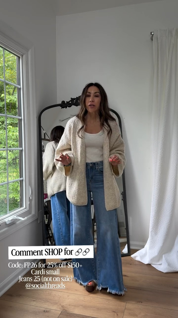 25% off $150+ @socialthreads w/ code FP26. 

Sweater small. Jeans 25.

#LTKSaleAlert #LTKOver40 #LTKPetite