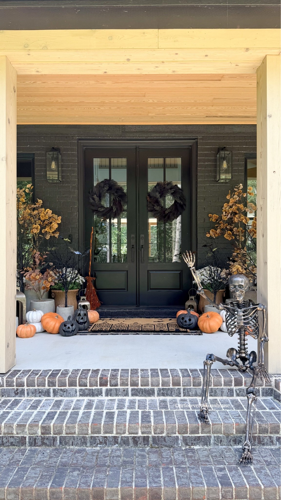 I may have squealed a little when these boxes arrived. 🖤🎃 I’m so honored to have been chosen to share some of the Halloween collection from one of my favorite designers, Becki Owens!

I styled a few of my favorites on our front porch, including the Vintage Brass Skeleton, Becki’s light-up Broomstick, the black/brass pumpkins, and the cutest Halloween burlap garland. The whole collection has that perfect mix of spooky and elevated without feeling overdone, and the pieces are even more beautiful in person.

And now I’m trying to talk myself out of going back for the giant wicker haunted house. It is SO good.

I linked everything I used and the haunted house and a few more of my favorites from the collection here. You seriously need to see it all! 🖤


@Becki Owens Living 
#beckiowensliving #ad

#LTKHome #LTKSeasonal