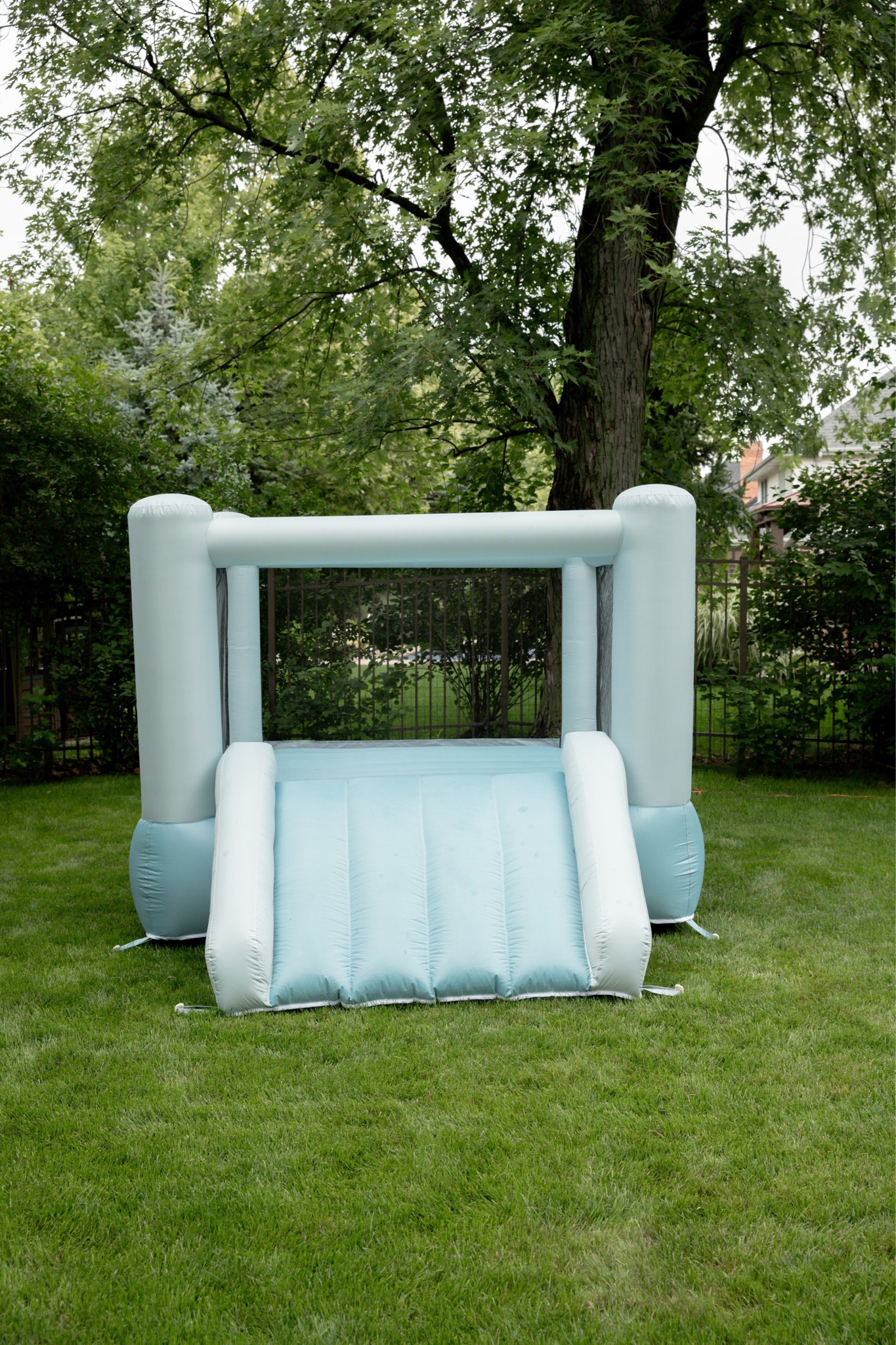 8x8 blue playsmol smol bounce house 

#LTKfamily #LTKbaby #LTKkids