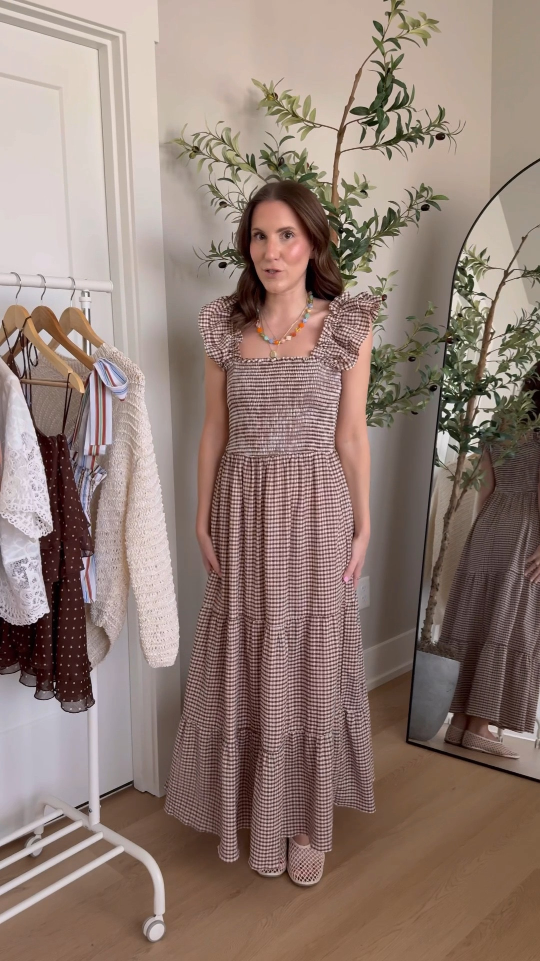 An early easter brunch ootd🥰 this gingham dress is comfortable and I love the smocked top and ruffle straps! Wearing a size small

Gingham dress, brown and white gingham, target shoes, ballet flats, spring style 