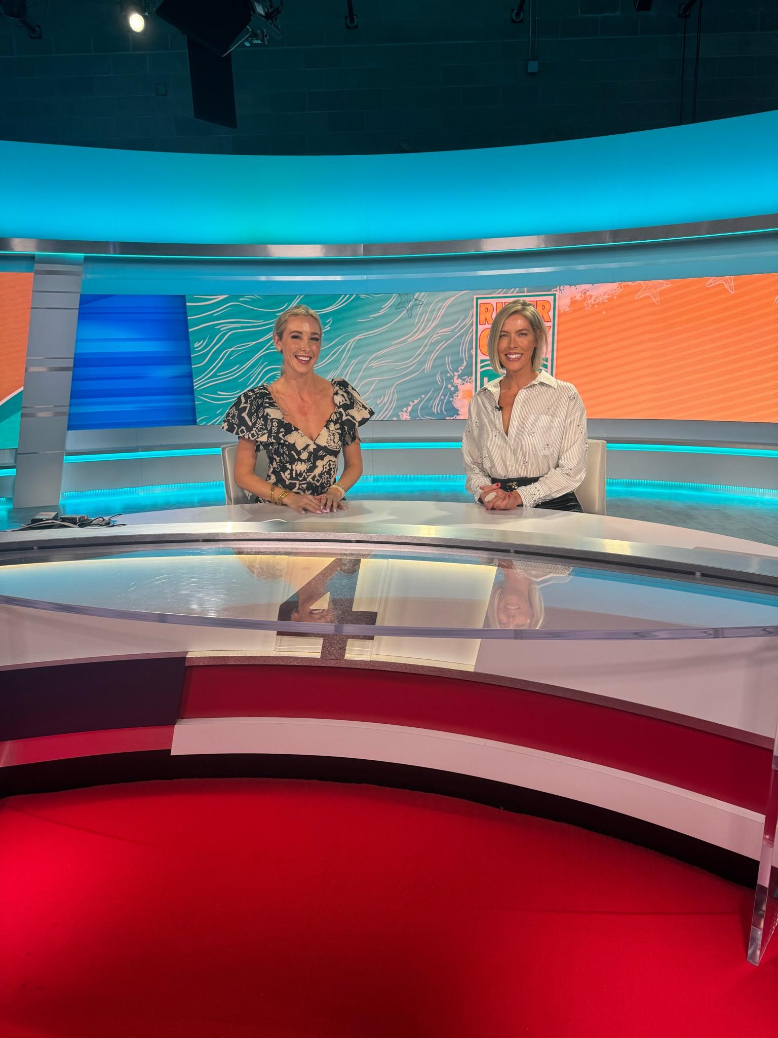 Workwear looks. How to Dress for Work. Business Casual Style for Women. Workwear looks for women. News anchor style. How to style a button down for work. Rented work wear for women  

#LTKOver40 #LTKWorkwear #LTKSummerSales