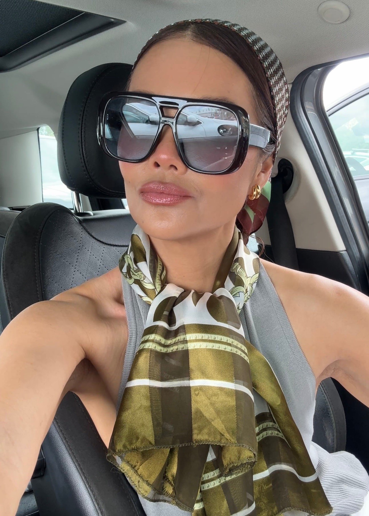I’m wearing foundation colour in 24w
Bronzer in sip and sunbed
Lip liner in squeeze
Lip peptide in Colada
Lip blush in Apple candy

#LTKsummer #LTKbeauty #LTKstyletip