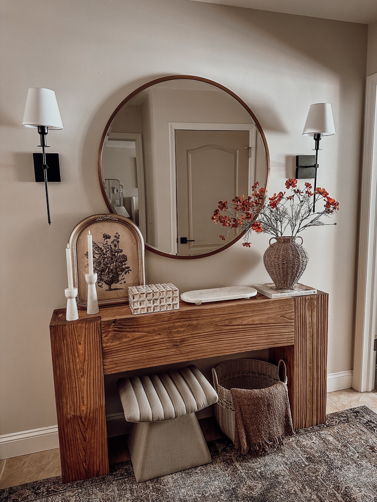 Entryway console table 

#LTKHome
