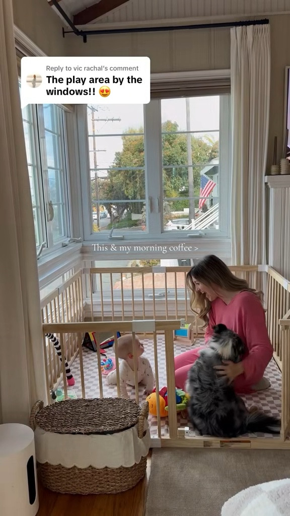 Baby playpen 