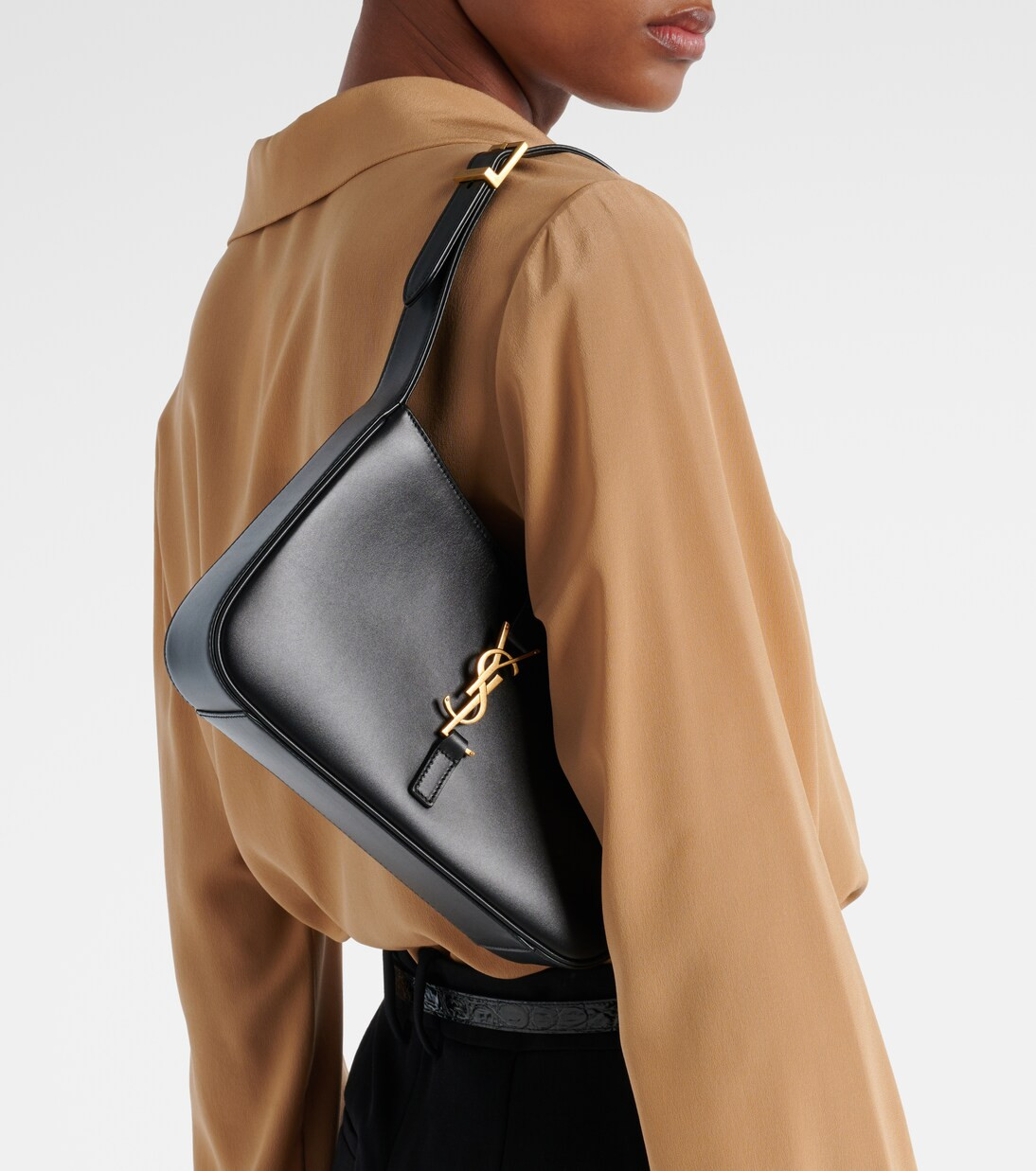 Le 5 à 7 leather shoulder bag | Mytheresa (US/CA)