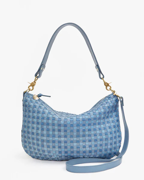 Moyen Messenger | Clare V.