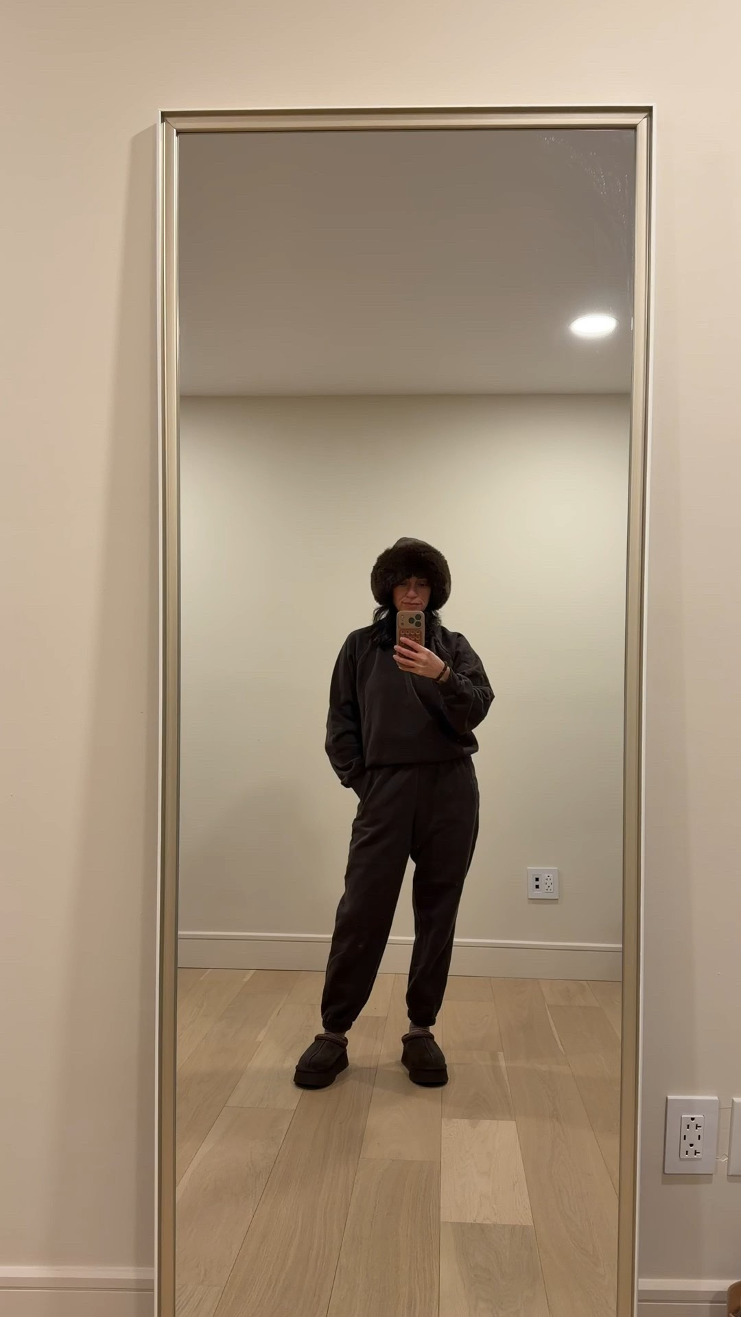 Trying on my new faux fur hat from Anthropologie! Sadly it sold out but linked similar! + new ugg slippers and my favorite sweatsuit set  

#LTKFindsUnder100 #LTKootd #LTKFindsUnder50