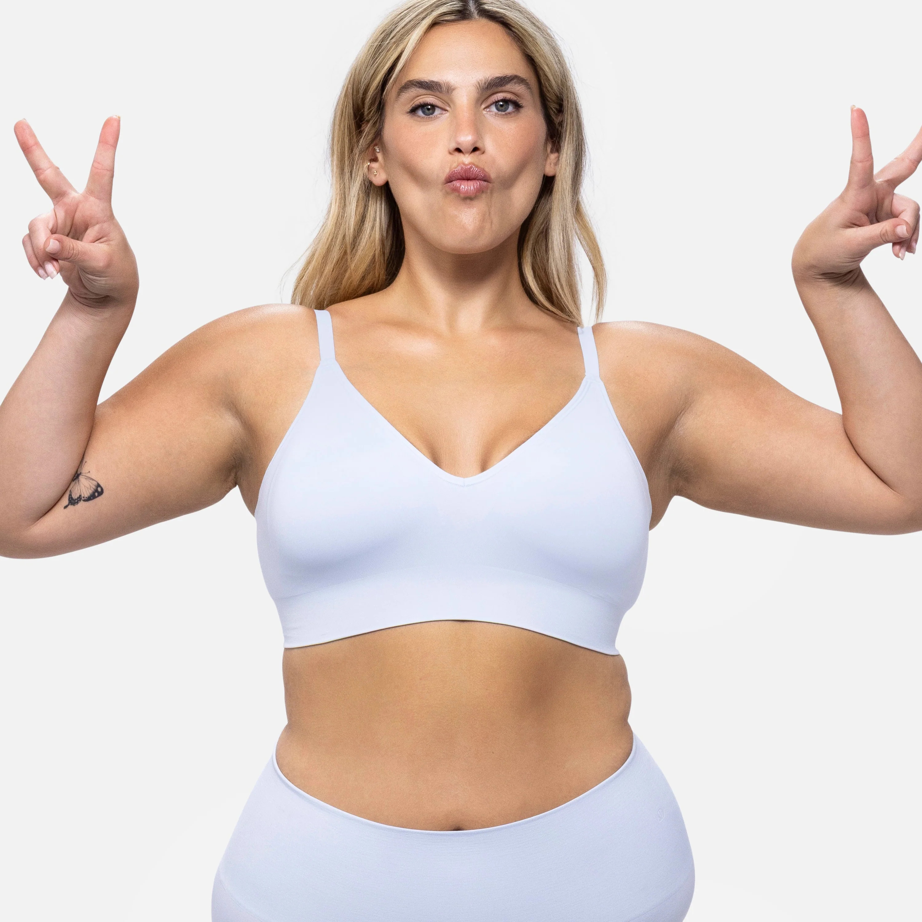 450 The Neckline Pullover Bralette | Underoutfit