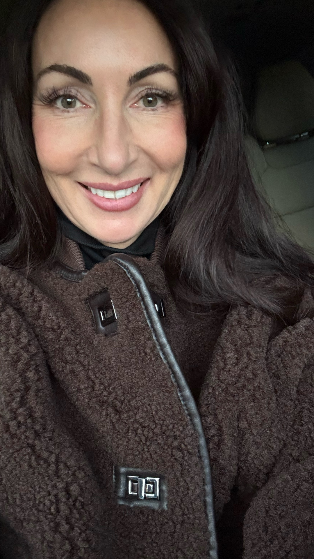 Date night 🐻❄️🤎 This coat is AMAZING!!!

#LTKCyberWeek #LTKHoliday #LTKGiftGuide