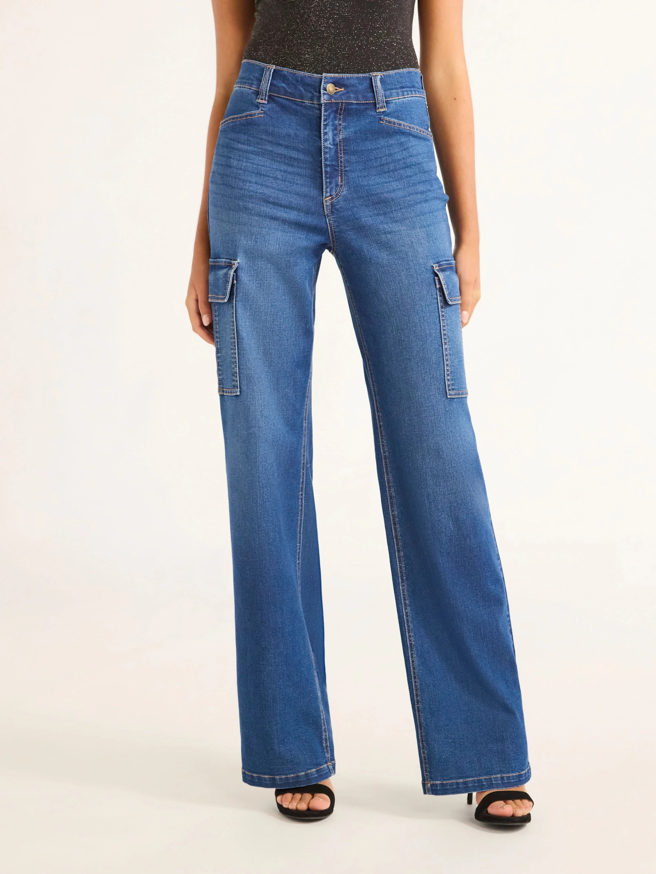 Sofia Jeans Women's Relaxed Straight High Rise Cargo Jeans, 32.5" inseam, Sizes 0-20 | Walmart (US)