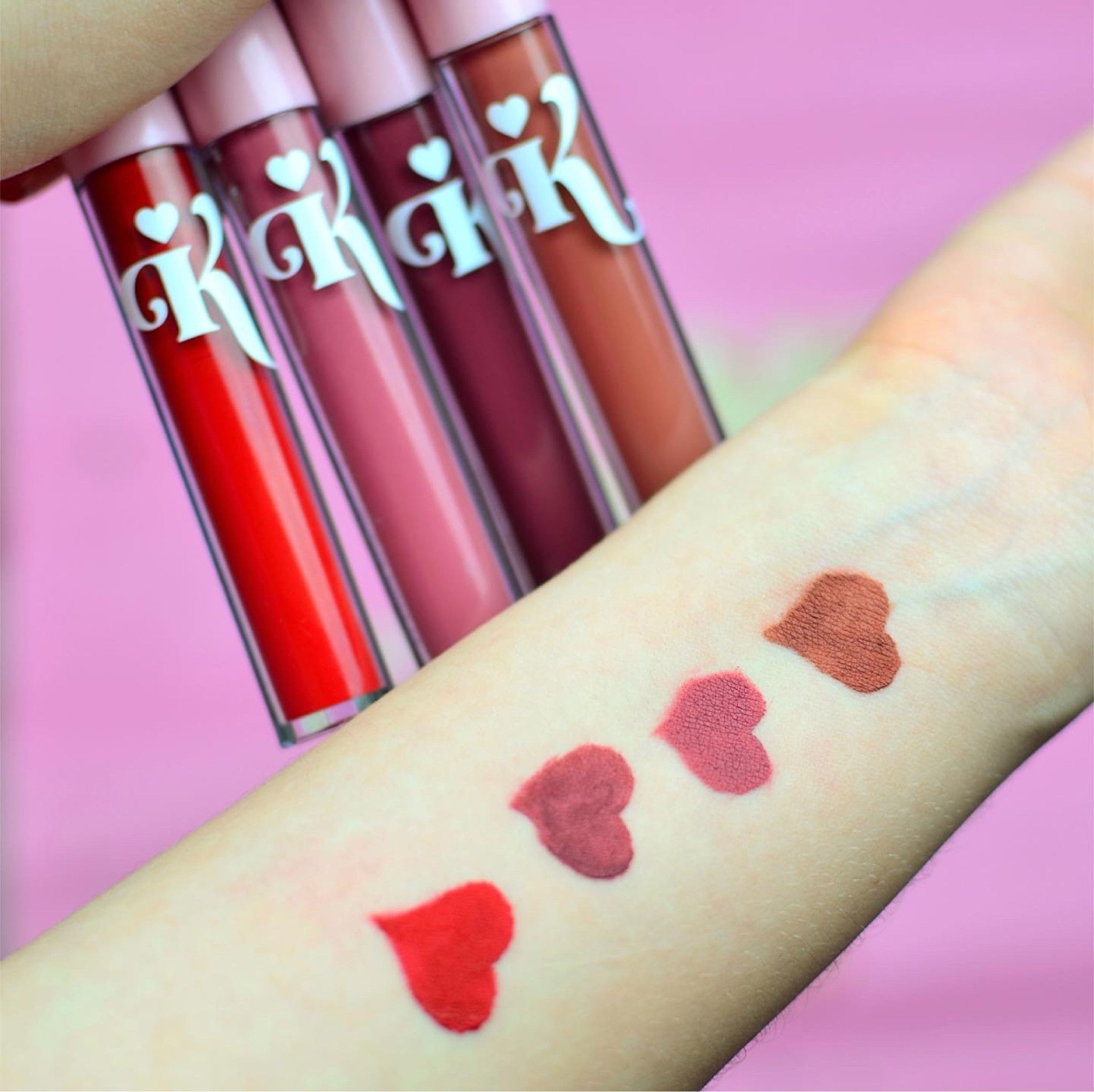 Batons Karen Bachini Beauty 💖
.
Vejam resenha completa no bcomputador

#LTKbeauty