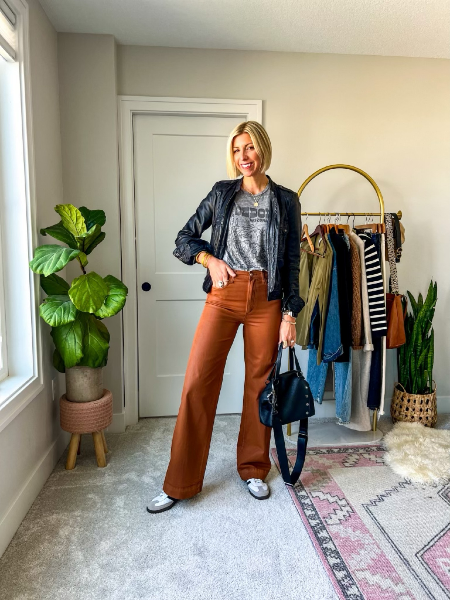 Styling a pair of wide leg jeans, fall outfits, workwear, Sarah Kelly Style

#LTKover40 #LTKstyletip #LTKSeasonal