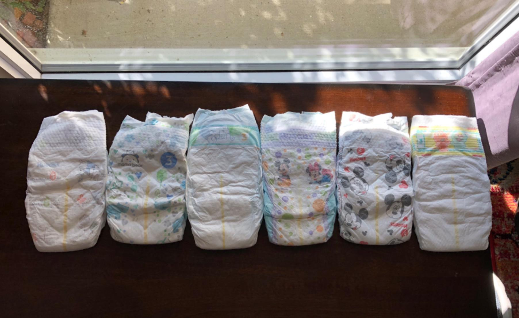 Huggies Size Newborn Diapers, Little Snugglers Baby Diapers, Size Newborn (up to 10 lbs), 84 Coun... | Amazon (US)