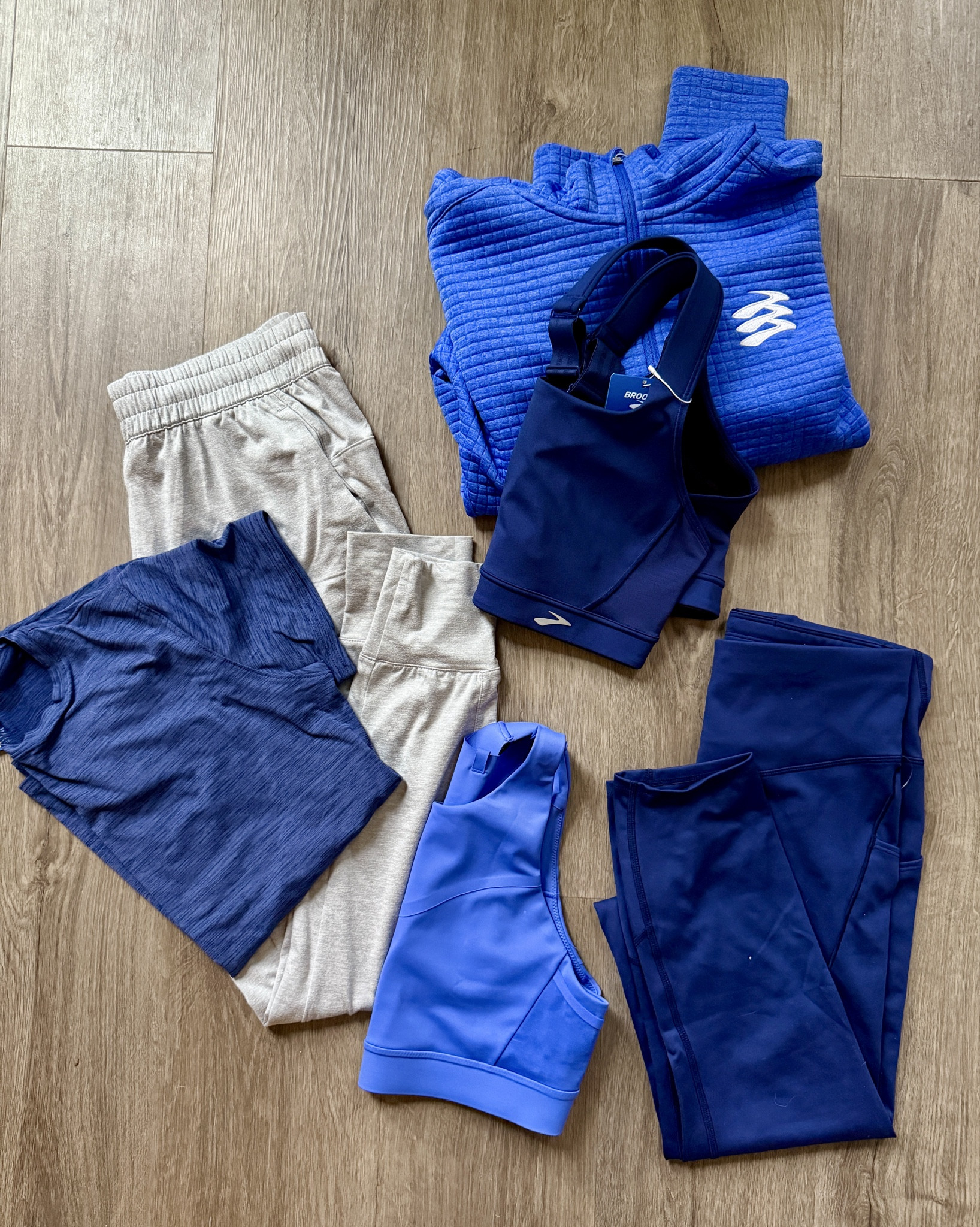 Brooks Running Spring Drop! Size small in everything. #brooksrunning 
#runfit #gymfit